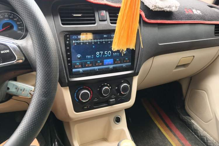 Used Dongfeng Fengon 370 2016 1.5L Manual Standard Edition SFG15-05 7 Seats Audio And AC Panel