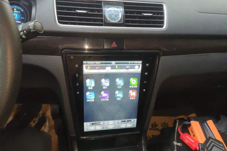 Used Dongfeng Fengon 370 2016 1.5L Manual Smart 7-Seater Audio And AC Panel