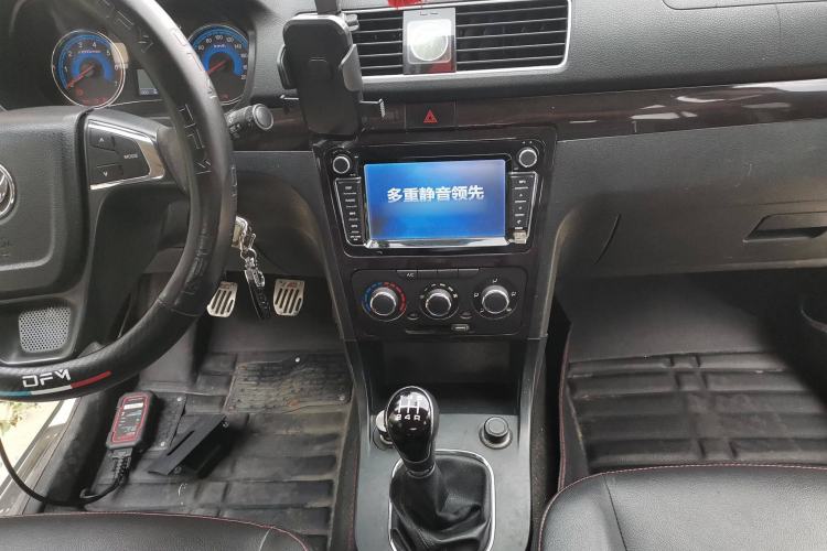 Used Dongfeng Fengon 370 2016 1.5L Manual Elite Home Edition 7-Seater Audio And AC Panel
