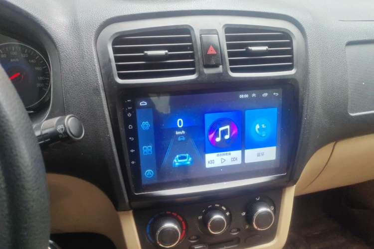 Used Dongfeng Fengon 370 2016 1.5L Manual Standard Edition SFG15-05 7 Seats Audio And AC Panel