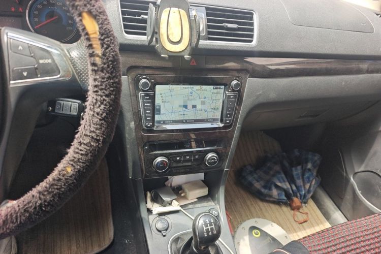 Used Dongfeng Fengon 370 2016 1.5L Manual Luxury Version SFG15-02 7 Seats Audio And AC Panel