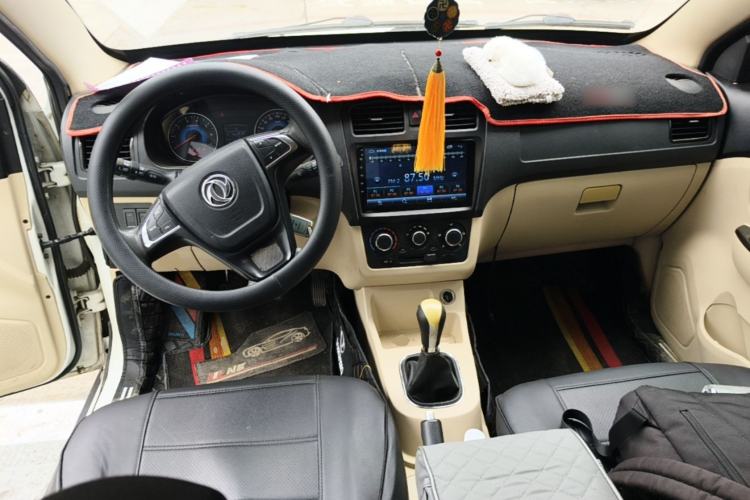 Used Dongfeng Fengon 370 2016 1.5L Manual Standard Edition SFG15-05 7 Seats Center Console
