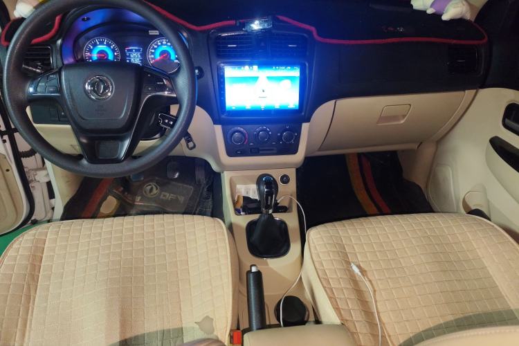 Used Dongfeng Fengon 370 2016 1.5L Manual Standard Edition SFG15-05 7 Seats Center Console