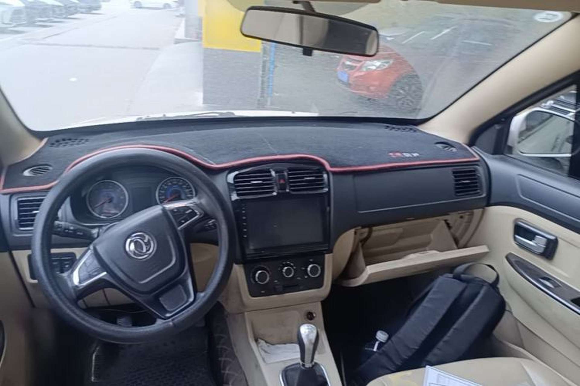 Used Dongfeng Fengon 370 2016 1.5L Manual Standard Model II 7 Seats Center Console