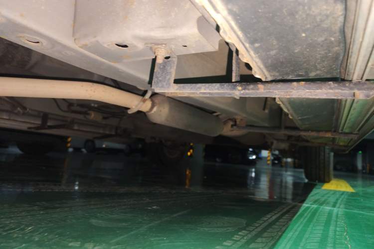 Used Dongfeng Fengon 370 2016 1.5L Manual Standard Edition SFG15-05 7 Seats Chassis Front Left