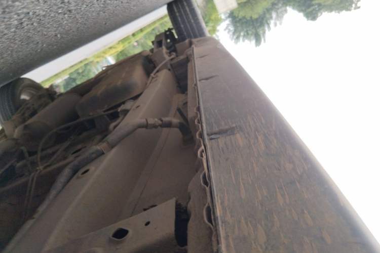 Used Dongfeng Fengon 370 2016 1.5L Manual Elite Home Edition 7-Seater Chassis Front Right