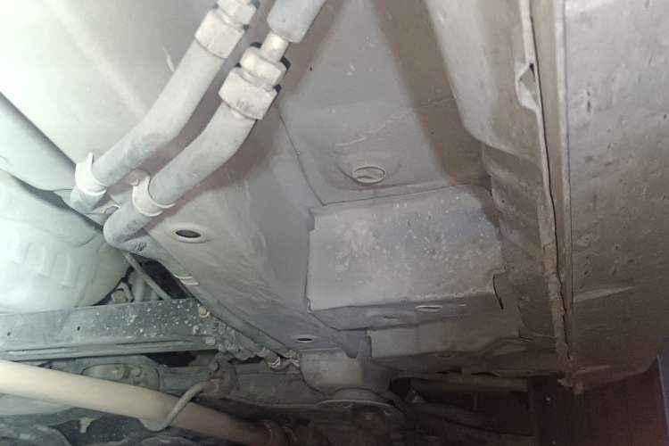 Used Dongfeng Fengon 370 2016 1.5L Manual Standard Edition SFG15-05 7 Seats Chassis Front Right