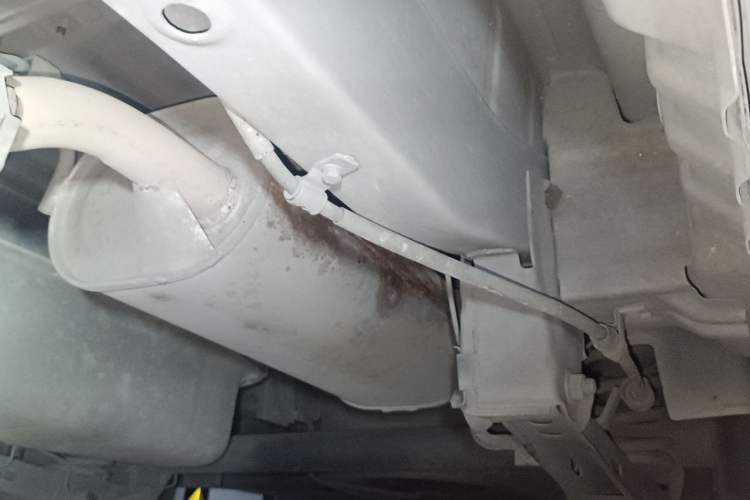Used Dongfeng Fengon 370 2016 1.5L Manual Standard Edition SFG15-05 7 Seats Chassis Rear Left
