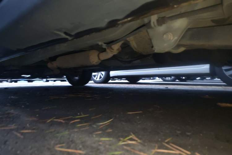 Used Dongfeng Fengon 370 2016 1.5L Manual Comfort 7-Seater Chassis Rear Left