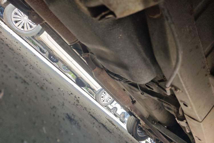Used Dongfeng Fengon 370 2016 1.5L Manual Standard Edition SFG15-02 7 Seats Chassis Rear Right