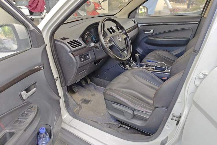 Used Dongfeng Fengon 370 2016 1.5L Manual Smart 7-Seater Driver Seat