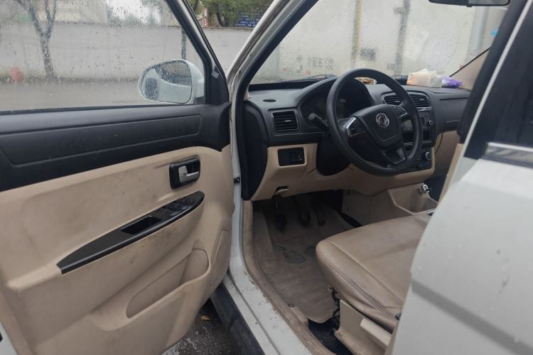 Used Dongfeng Fengon 370 2016 1.5L Manual Standard Edition SFG15-02 5 Seats Driver Seat