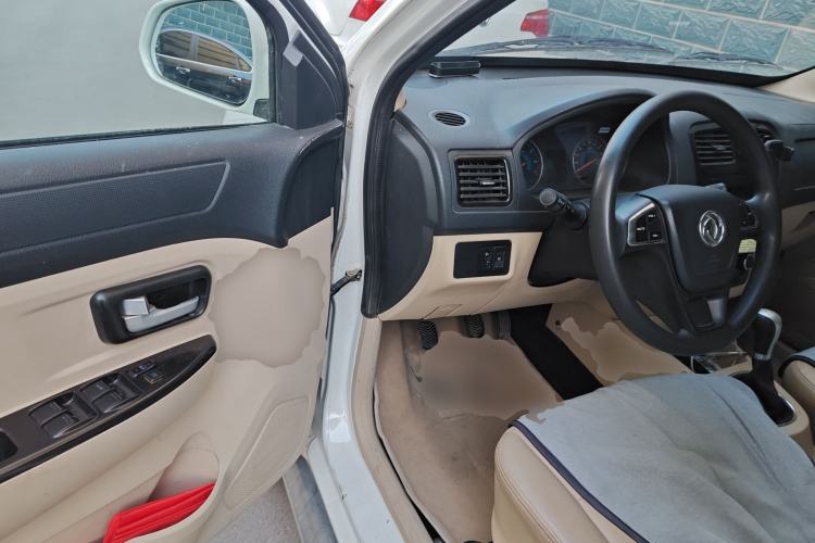 Used Dongfeng Fengon 370 2016 1.5L Manual Standard Edition SFG15-02 7 Seats Driver Seat