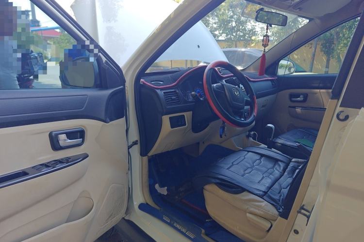 Used Dongfeng Fengon 370 2016 1.5L Manual Standard Edition SFG15-05 7 Seats Driver Seat