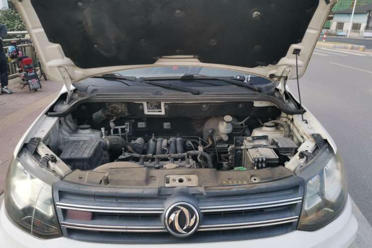 Used Dongfeng Fengon 370 2016 1.5L Manual Elite Travel Edition 7 Seats Engine Bay
