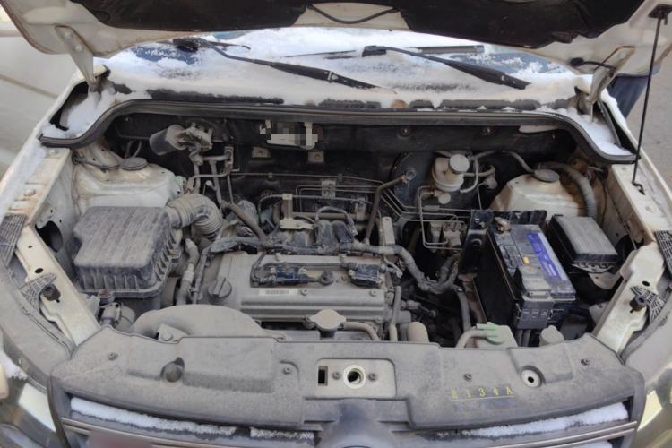 Used Dongfeng Fengon 370 2016 1.5L Manual Standard Model II 7 Seats Engine Bay