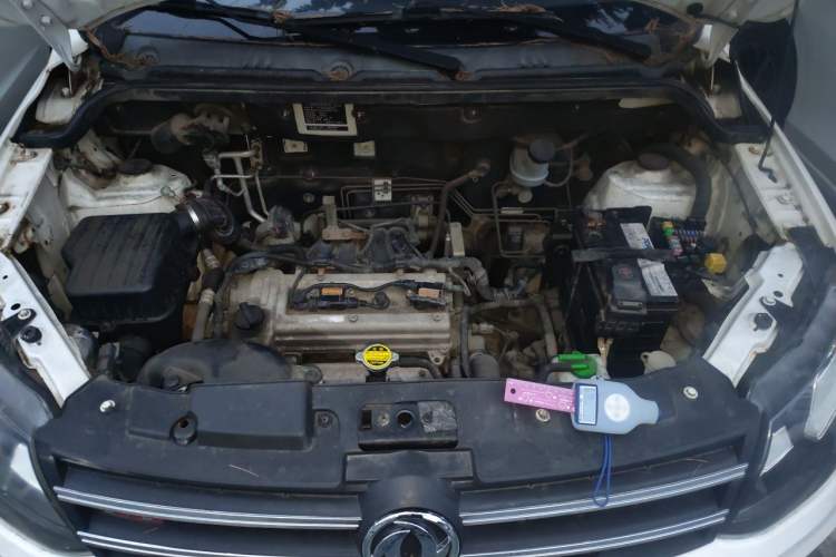 Used Dongfeng Fengon 370 2016 1.5L Manual Comfort 7-Seater Engine Bay