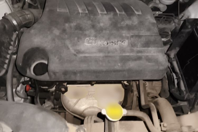 Used Dongfeng Fengon 370 2016 1.5L Manual Luxury 7-Seater Engine Bay