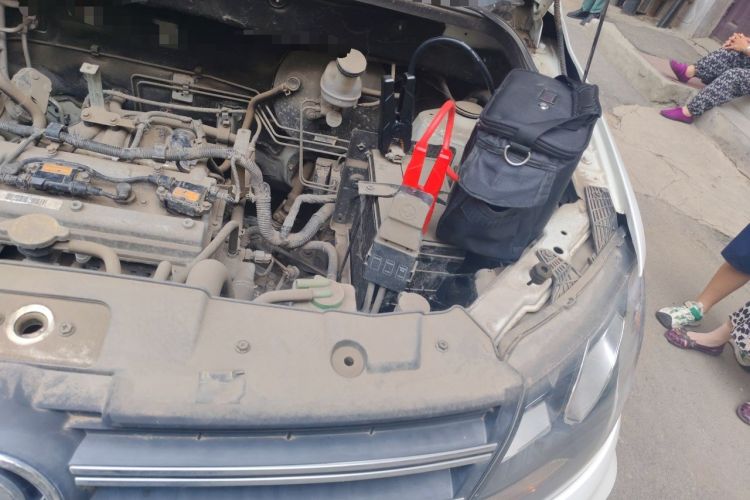 Used Dongfeng Fengon 370 2016 1.5L Manual Comfort 7-Seater Engine Bay Left