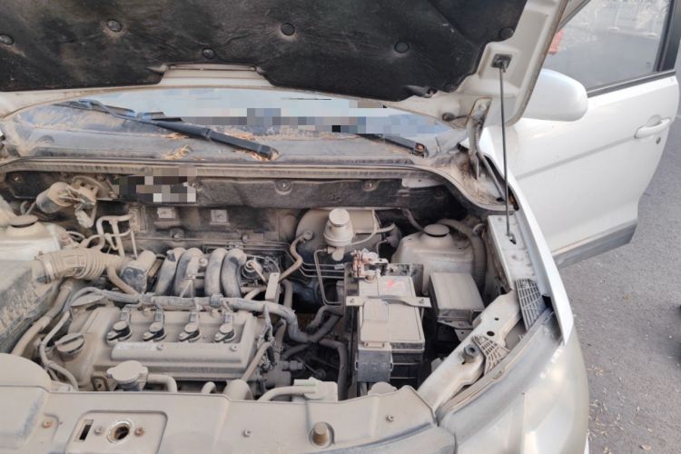 Used Dongfeng Fengon 370 2016 1.5L Manual Standard Model II 7 Seats Engine Bay Left