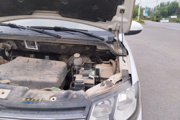 Used Dongfeng Fengon 370 2016 1.5L Manual Elite Home Edition 7-Seater Engine Bay Left