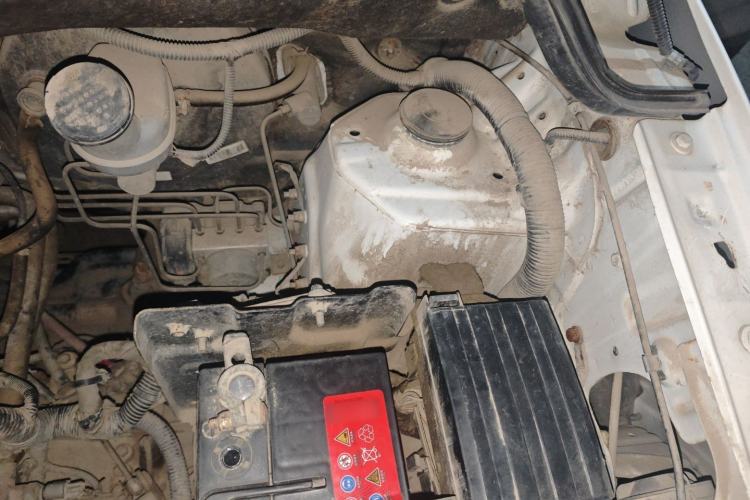 Used Dongfeng Fengon 370 2016 1.5L Manual Elite Home Edition 7-Seater Engine Bay Left