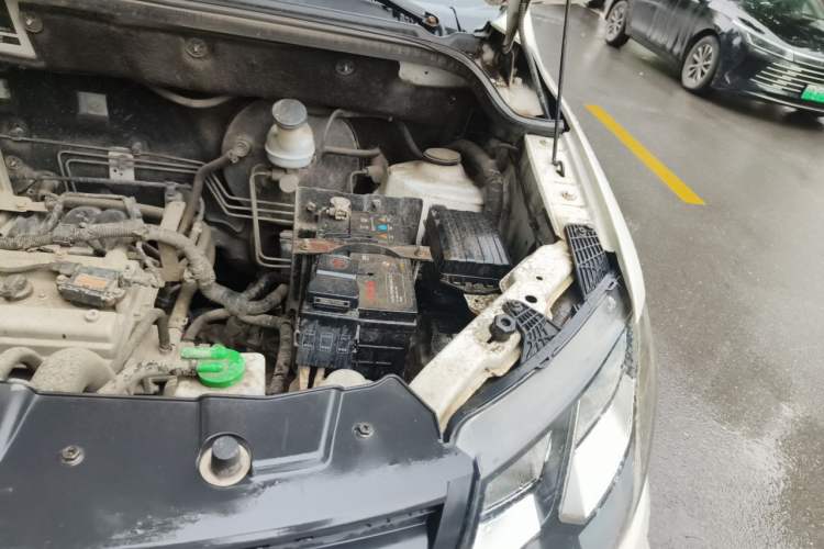 Used Dongfeng Fengon 370 2016 1.5L Manual Standard Edition SFG15-05 5 Seats Engine Bay Left