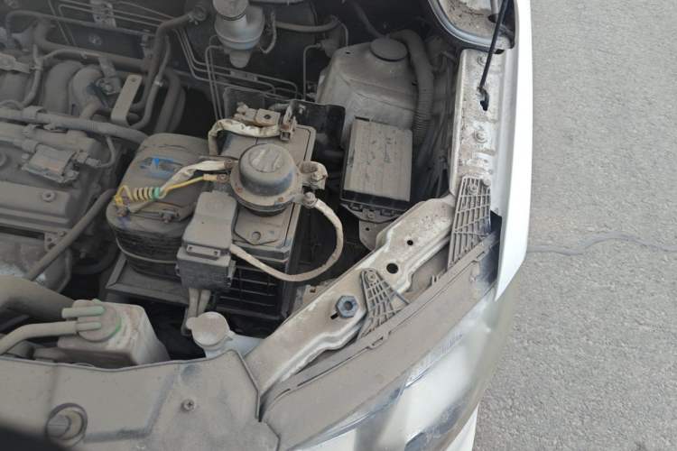 Used Dongfeng Fengon 370 2016 1.5L Manual Standard Model II 7 Seats Engine Bay Left