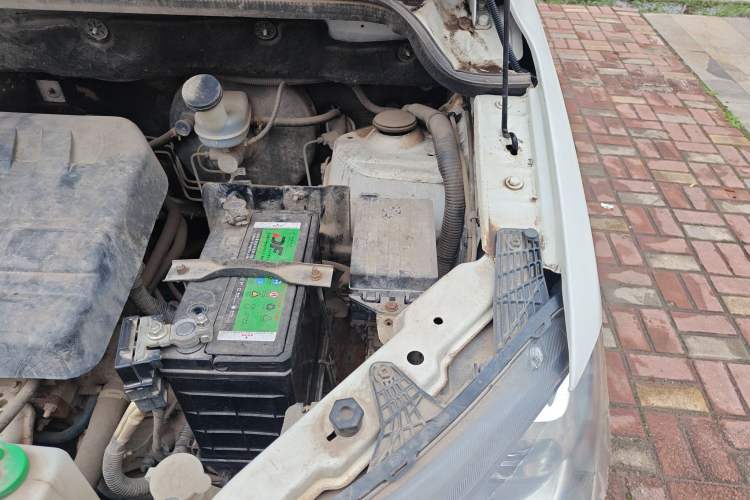 Used Dongfeng Fengon 370 2016 1.5L Manual Luxury Version SFG15-05 7 Seats Engine Bay Left