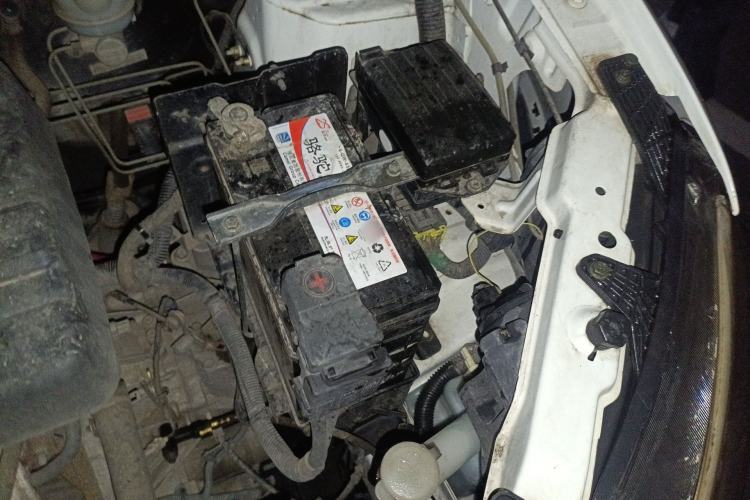 Used Dongfeng Fengon 370 2016 1.5L Manual Luxury 7-Seater Engine Bay Left
