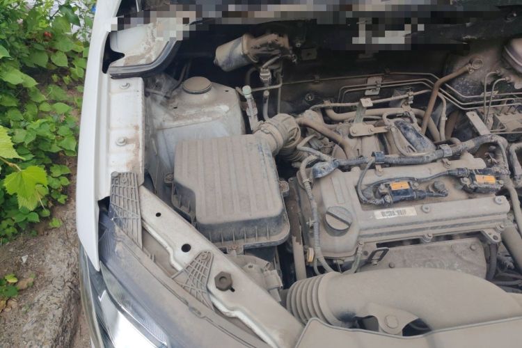 Used Dongfeng Fengon 370 2016 1.5L Manual Comfort 7-Seater Engine Bay Right