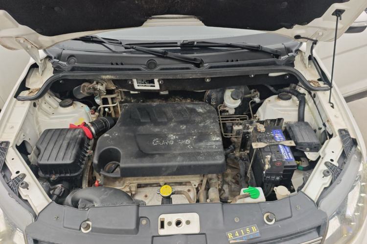 Used Dongfeng Fengon 370 2016 1.5L Manual Luxury 7-Seater Engine Bay