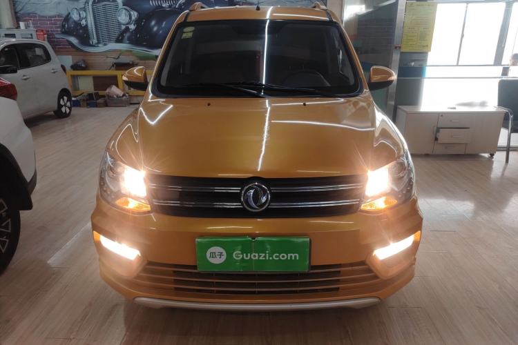 Used Dongfeng Fengon 370 2016 1.5L Manual Luxury Version SFG15-05 7 Seats Exterior 1