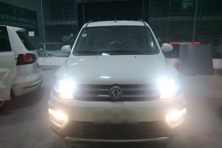 Used Dongfeng Fengon 370 2016 1.5L Manual Standard Edition SFG15-02 7 Seats Exterior 1