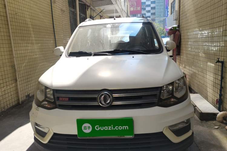 Used Dongfeng Fengon 370 2016 1.5L Manual Standard Edition SFG15-05 7 Seats Exterior 1