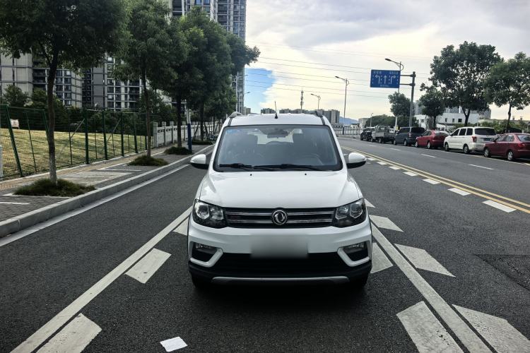 Used Dongfeng Fengon 370 2016 1.5L Manual Luxury Version SFG15-05 7 Seats Exterior 1