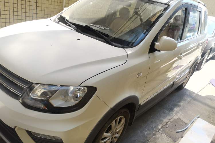 Used Dongfeng Fengon 370 2016 1.5L Manual Standard Edition SFG15-05 7 Seats Exterior 2