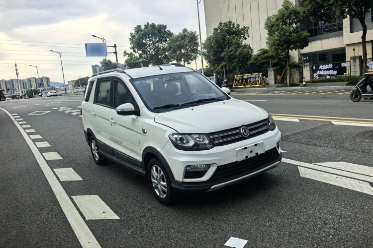 Used Dongfeng Fengon 370 2016 1.5L Manual Luxury Version SFG15-05 7 Seats Exterior 2