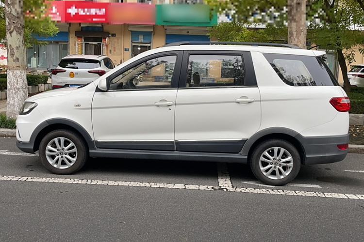 Used Dongfeng Fengon 370 2016 1.5L Manual Standard Edition SFG15-05 7 Seats Exterior 2