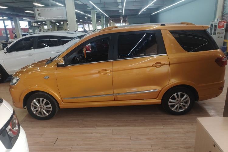 Used Dongfeng Fengon 370 2016 1.5L Manual Luxury Version SFG15-05 7 Seats Exterior 3