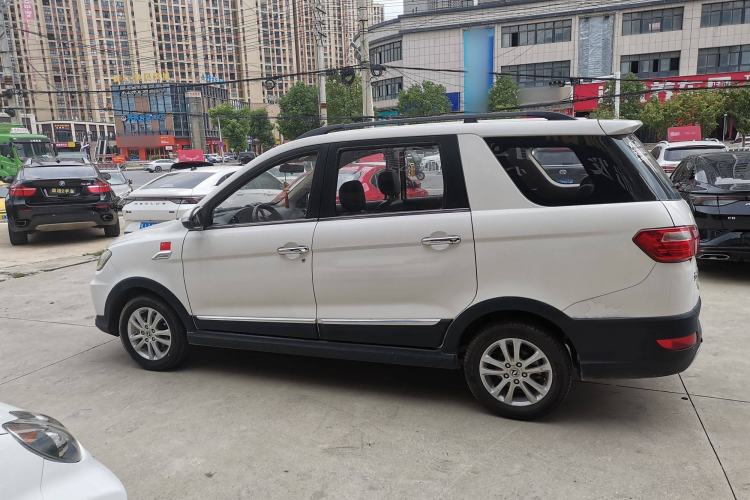 Used Dongfeng Fengon 370 2016 1.5L Manual Elite Home Edition 7-Seater Exterior 3
