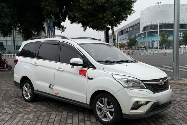 Used Dongfeng Fengon 370 2016 1.5L Manual Standard Edition SFG15-05 7 Seats Exterior 4