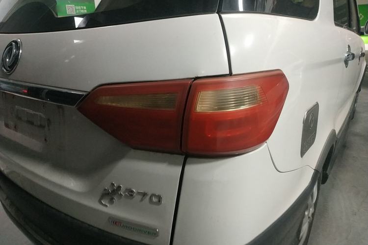 Used Dongfeng Fengon 370 2016 1.5L Manual Standard Edition SFG15-02 7 Seats Exterior 6