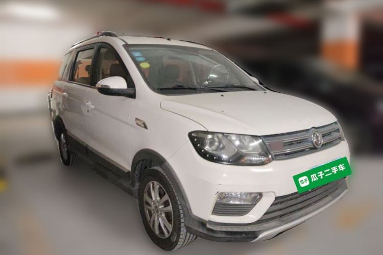 Used Dongfeng Fengon 370 2016 1.5L Manual Luxury Version SFG15-02 7 Seats Front Right 45 Deg