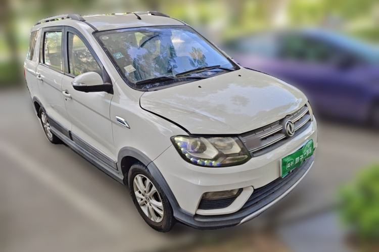 Used Dongfeng Fengon 370 2016 1.5L Manual Smart 7-Seater Front Right 45 Deg