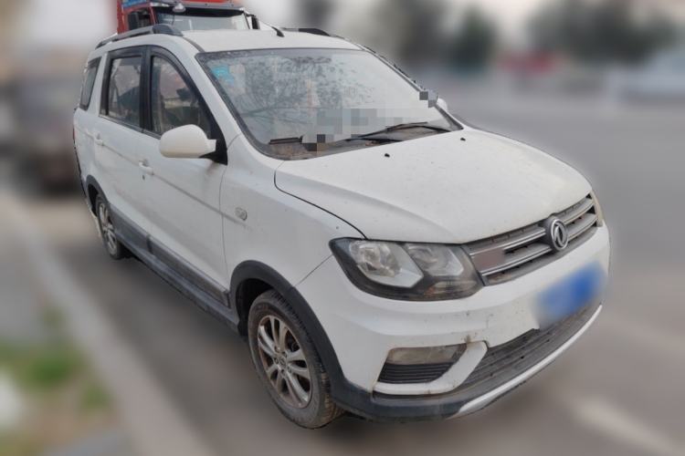 Used Dongfeng Fengon 370 2016 1.5L Manual Standard Model II 7 Seats Front Right 45 Deg