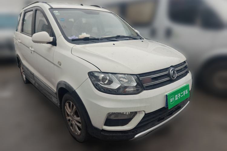 Used Dongfeng Fengon 370 2016 1.5L Manual Standard Edition SFG15-02 5 Seats Front Right 45 Deg