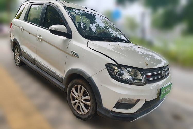 Used Dongfeng Fengon 370 2016 1.5L Manual Luxury Version SFG15-02 7 Seats Front Right 45 Deg