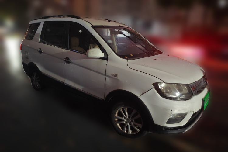Used Dongfeng Fengon 370 2016 1.5L Manual Standard Edition SFG15-02 7 Seats Front Right 45 Deg