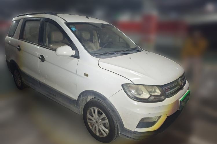 Used Dongfeng Fengon 370 2016 1.5L Manual Elite Home Edition 7-Seater Front Right 45 Deg